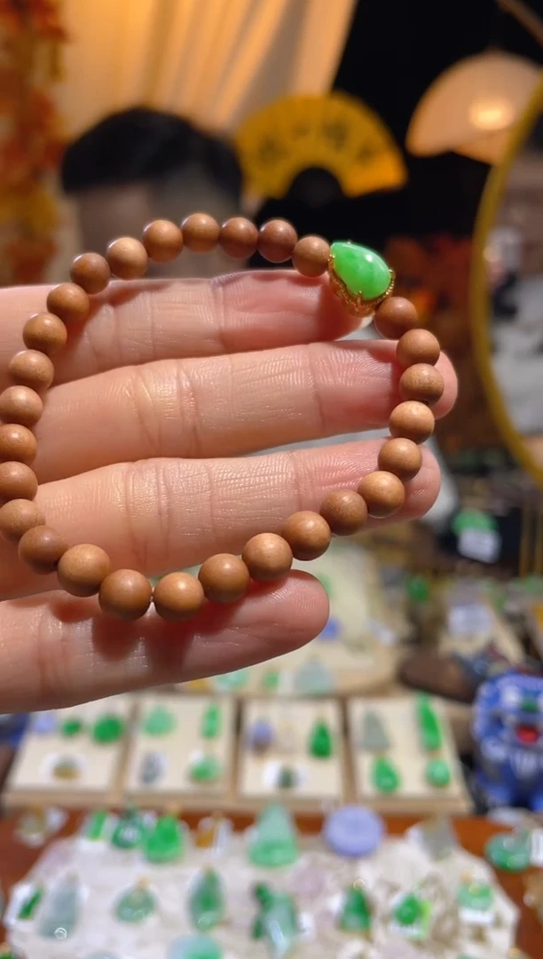 翡翠未镶嵌颈饰手串