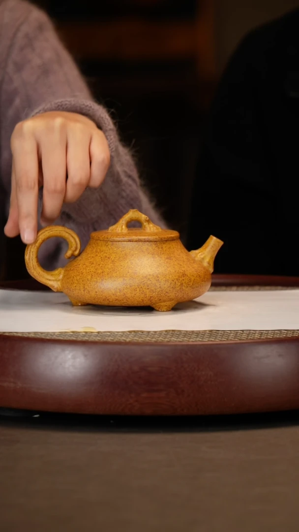 【闪购商品】紫砂茶壶土豪金古春