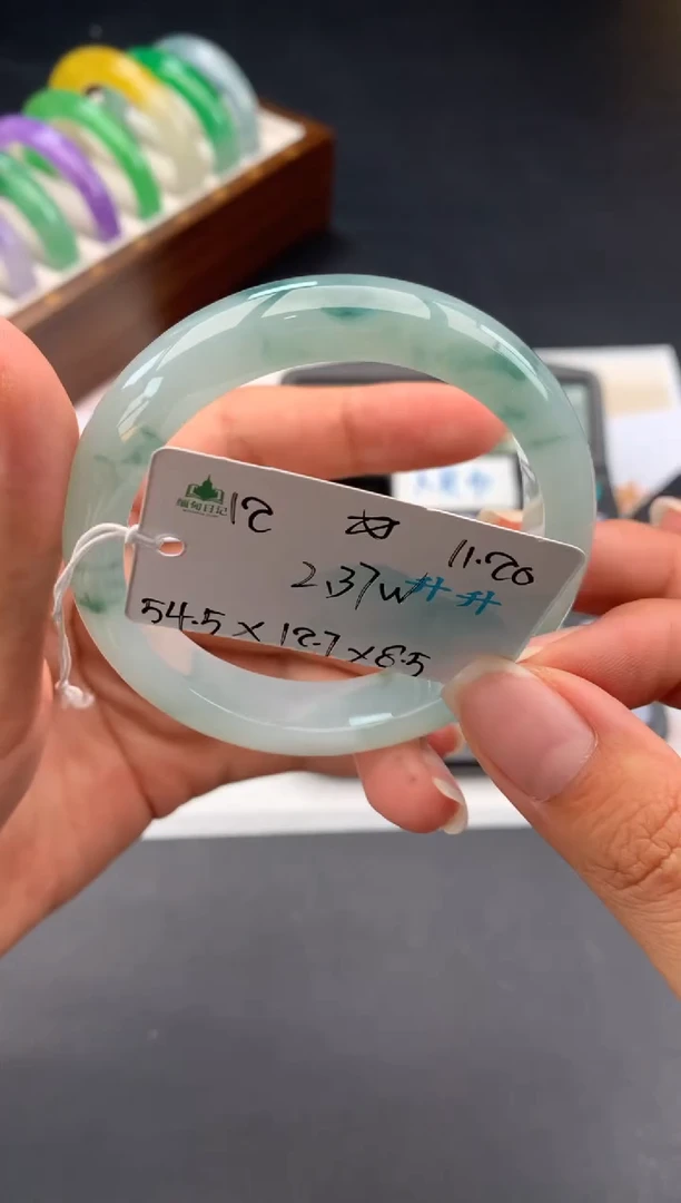 未镶嵌手镯翡翠翡翠自带#送人#，假一赔三