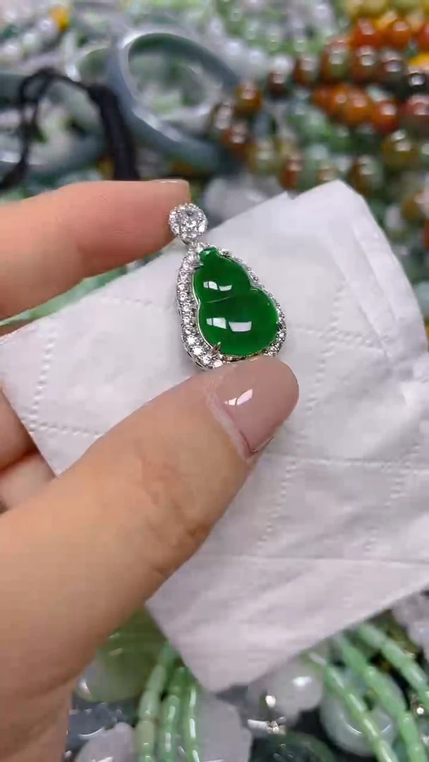 颈饰未镶嵌翡翠/ M /翡翠A货，一件也是批发价