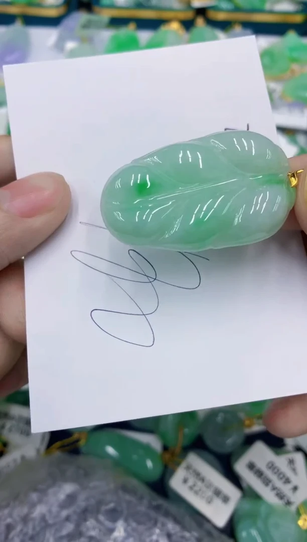 翡翠18K金镶嵌颈饰1111111111