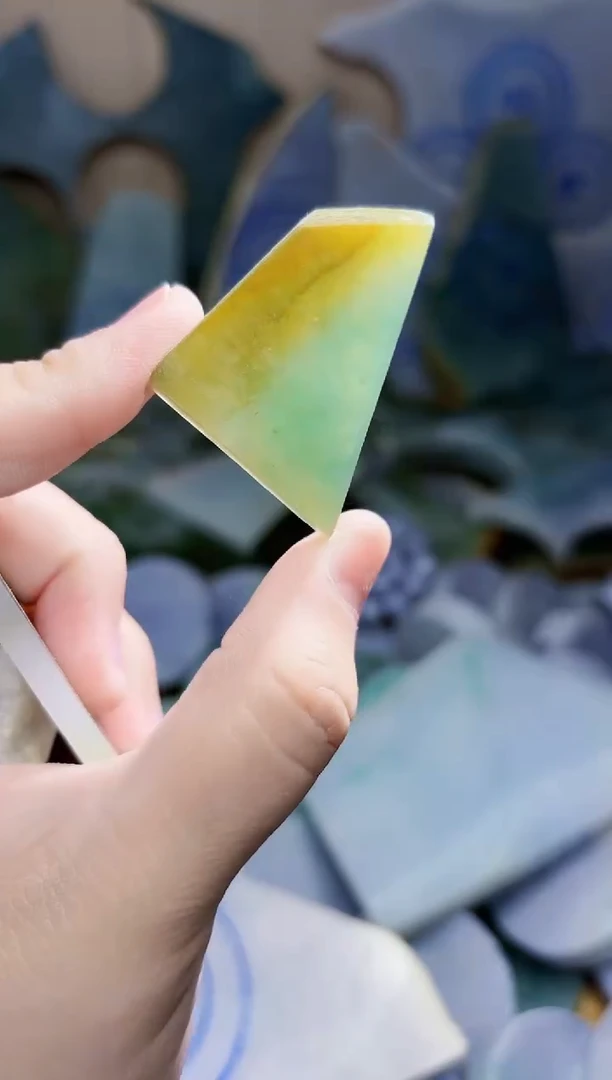 翡翠未镶嵌颈饰翡翠A货 江谭219