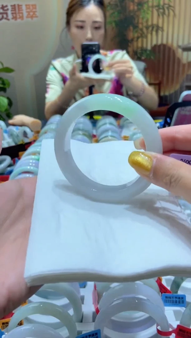 翡翠手镯未镶嵌000013108