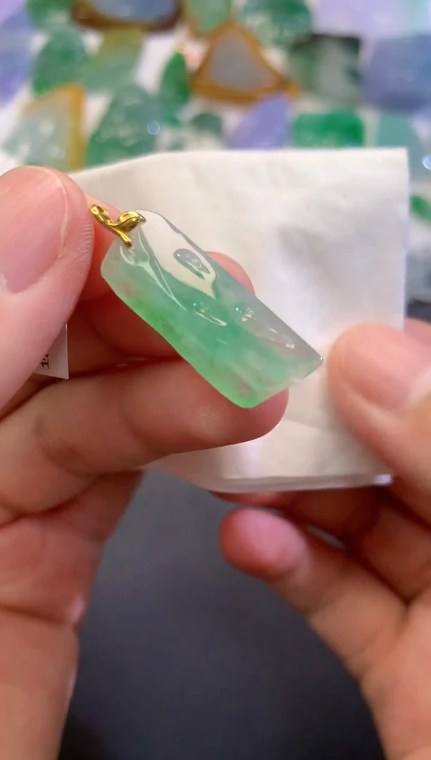 翡翠未镶嵌吊坠(不含链)548