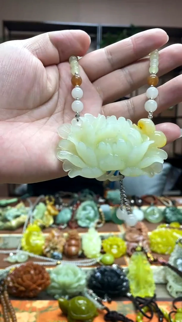 未镶嵌岫玉吊坠·