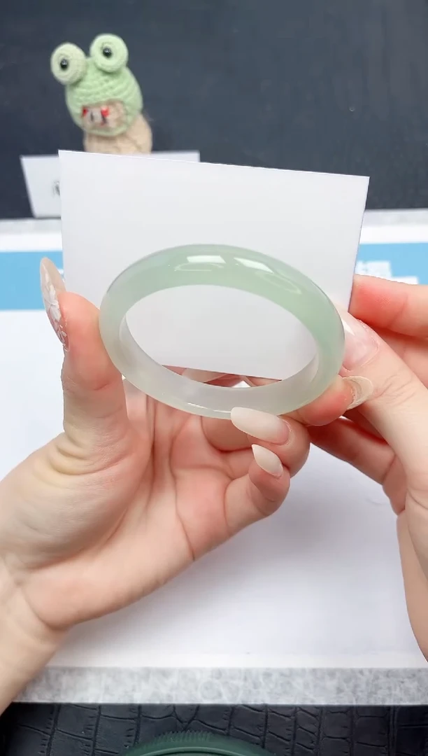 【闪购商品】石英质玉手镯未镶嵌21-55.2