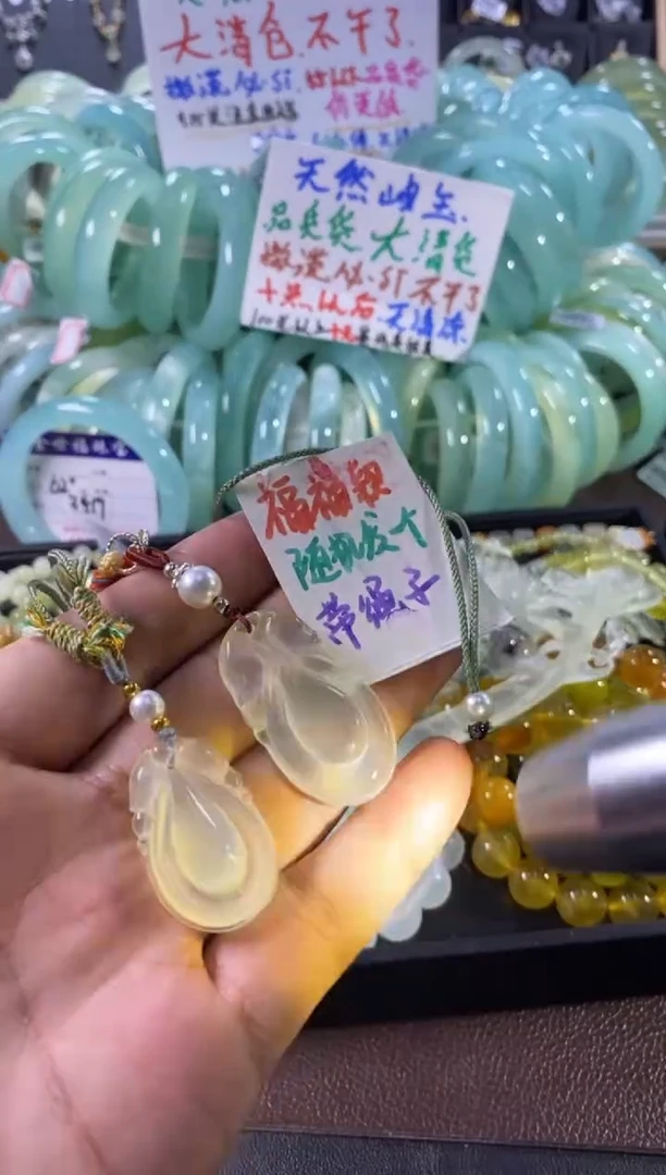 未镶嵌蛇纹石玉手镯1