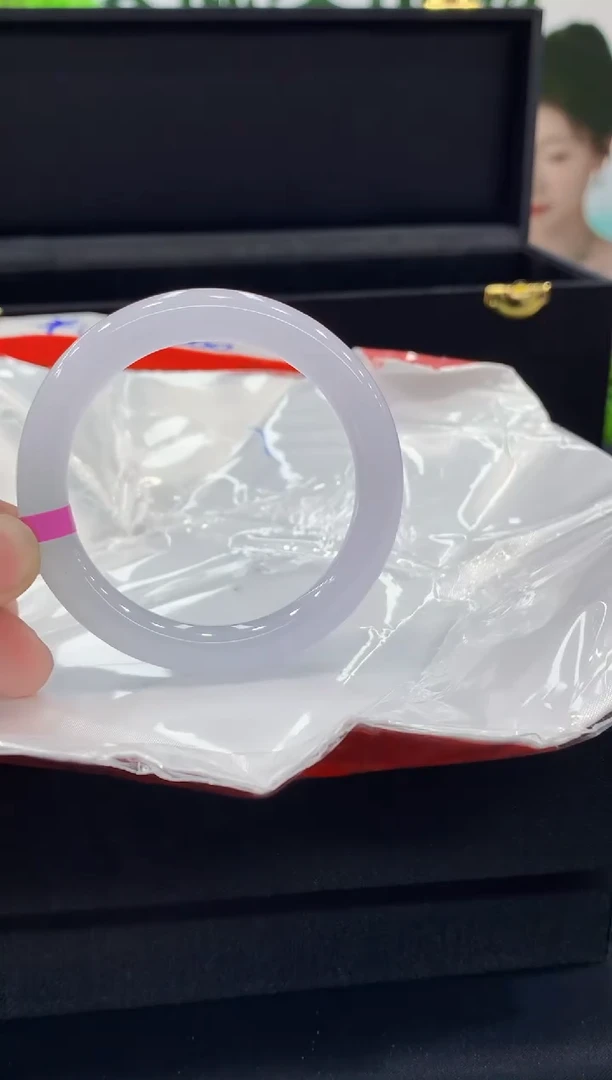 翡翠手镯未镶嵌手镯