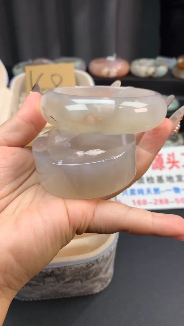 未镶嵌手镯石英质玉（61圈口）赠送镯心