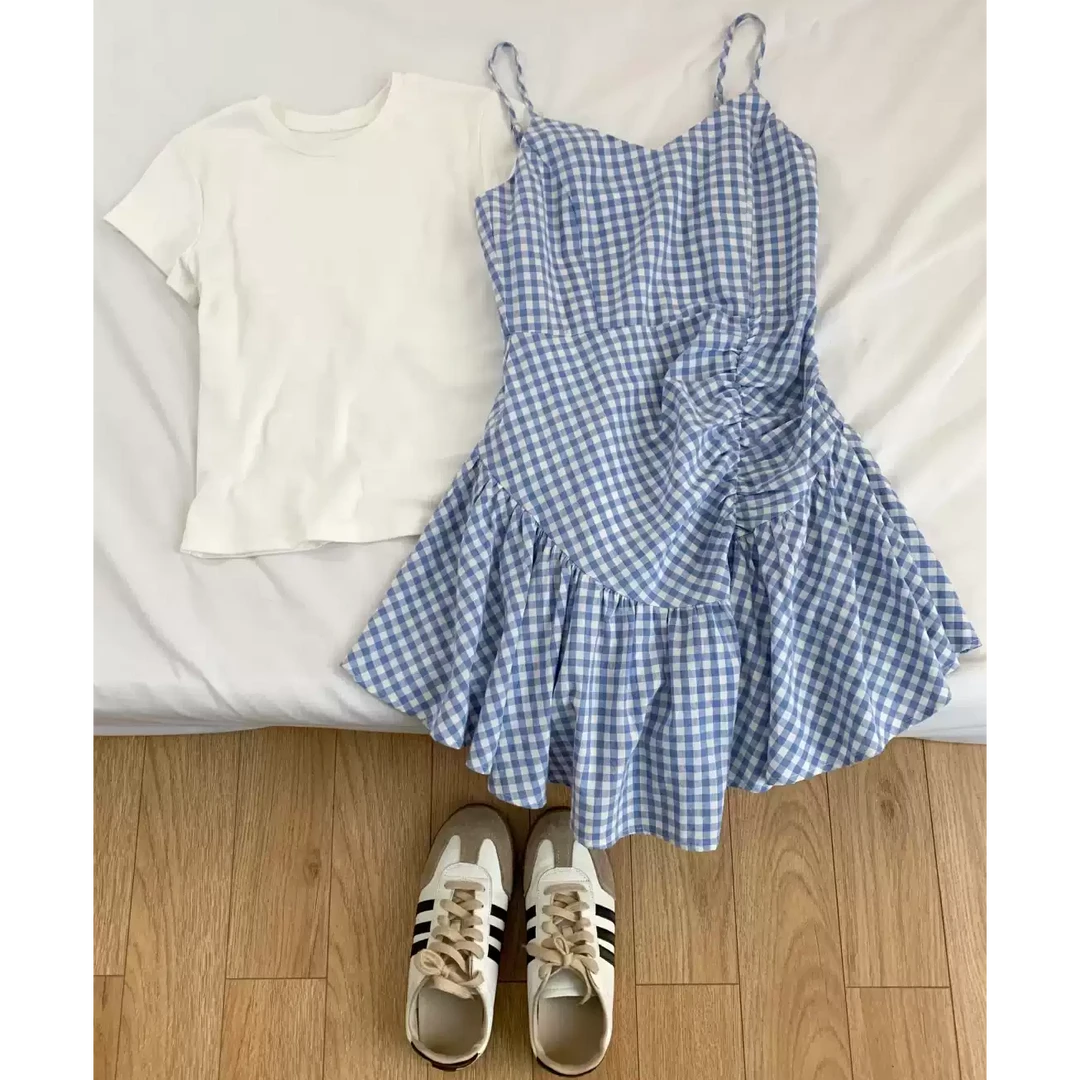 蓝白格纹鱼尾吊带连衣裙女春夏韩系小清新穿搭套装显瘦收腰设计感