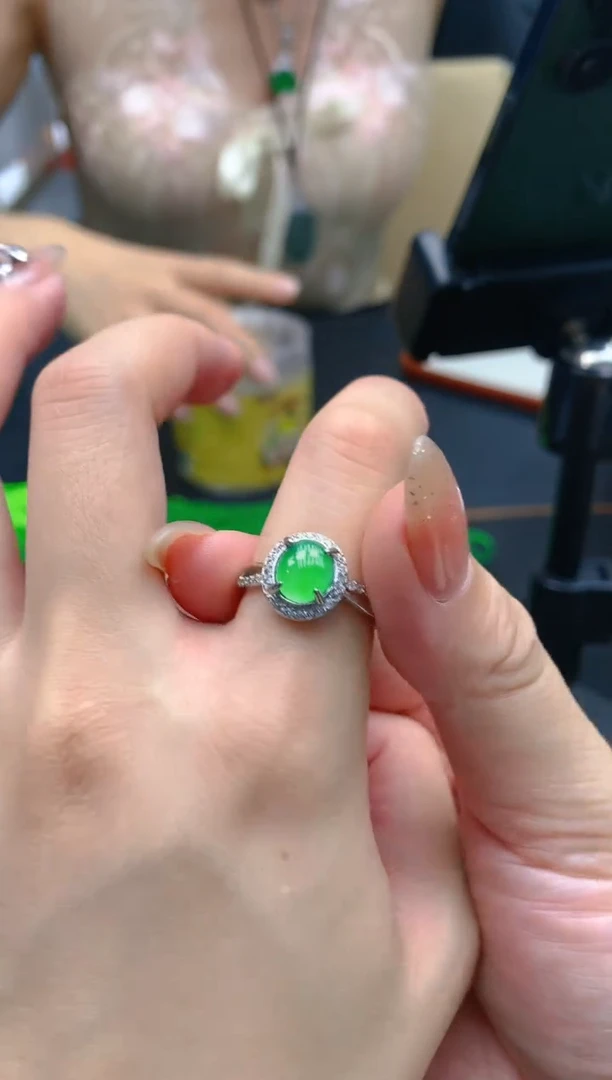 翡翠未镶嵌颈饰天然A货翡翠