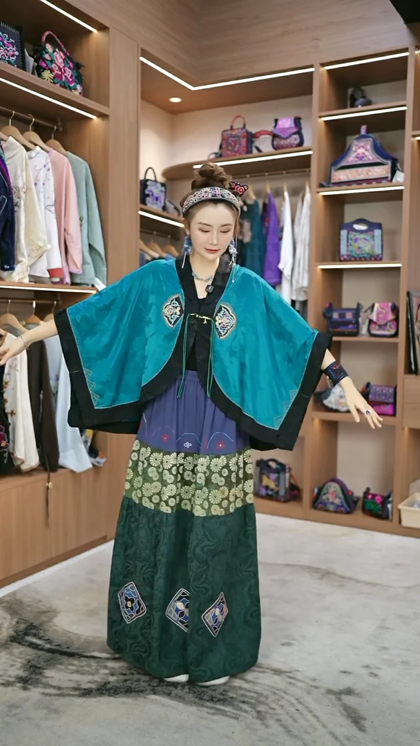 织绣L656黔东南苗族刺绣   上衣