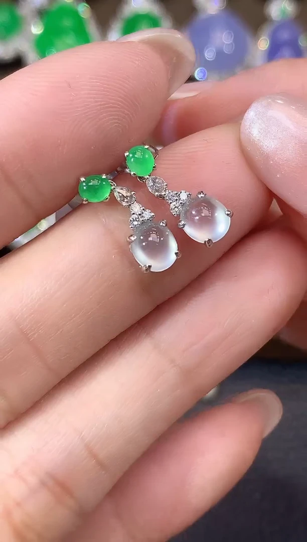 18K金镶嵌翡翠耳饰A17