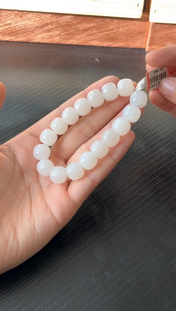 未镶嵌手串和田玉黑**?天泰微色差卡11*12M