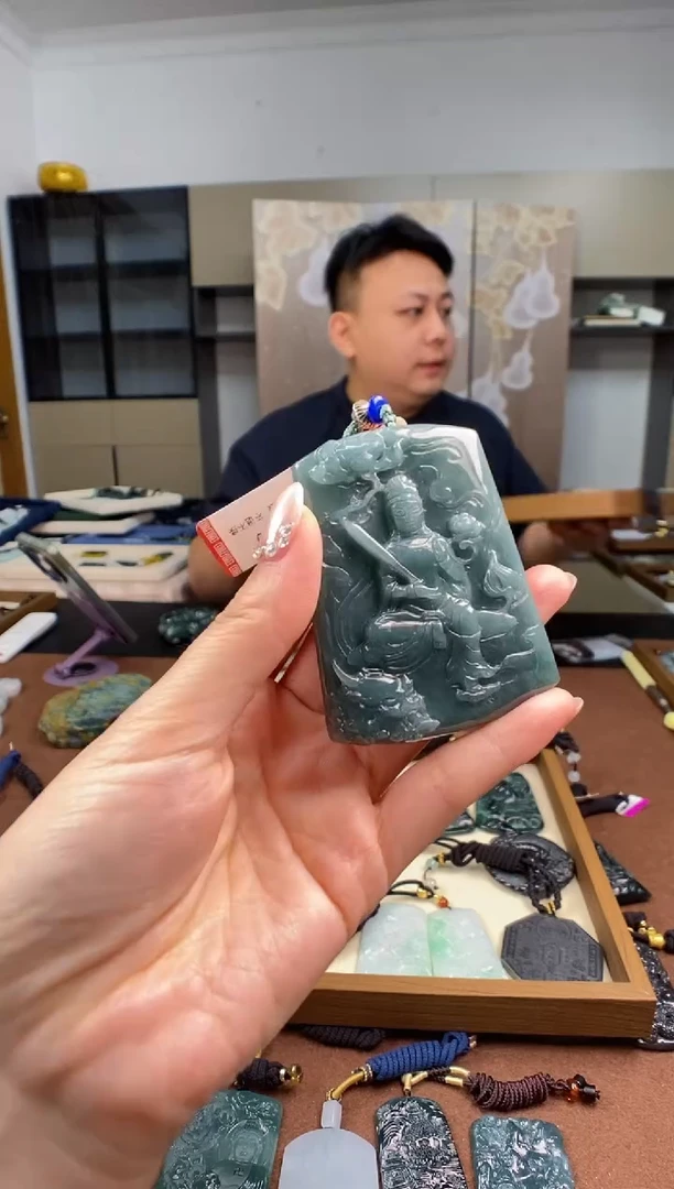 颈饰未镶嵌翡翠多样性发其一