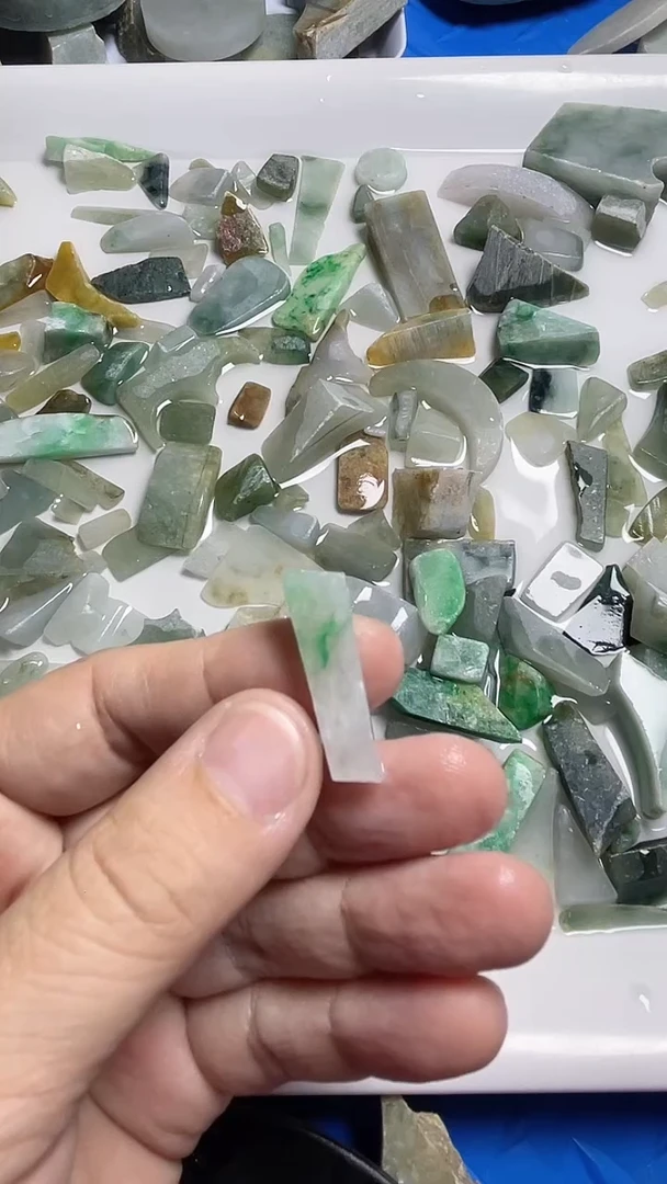 翡翠裸石翡翠小边料