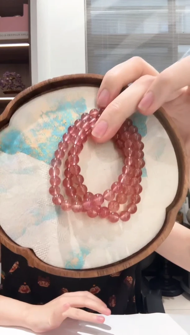 石英质玉手串未镶嵌草莓晶三圈手串卡7+