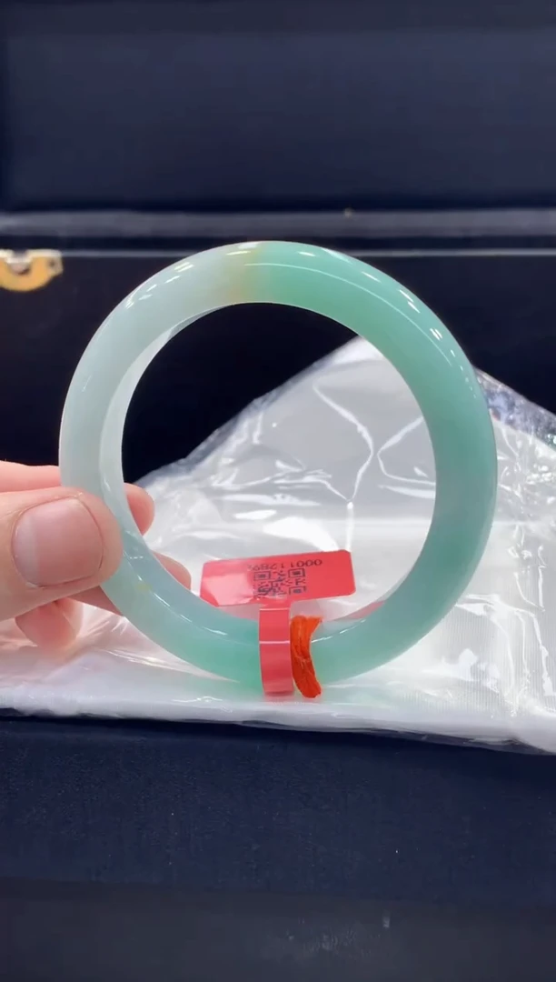 未镶嵌手镯翡翠翡翠手镯