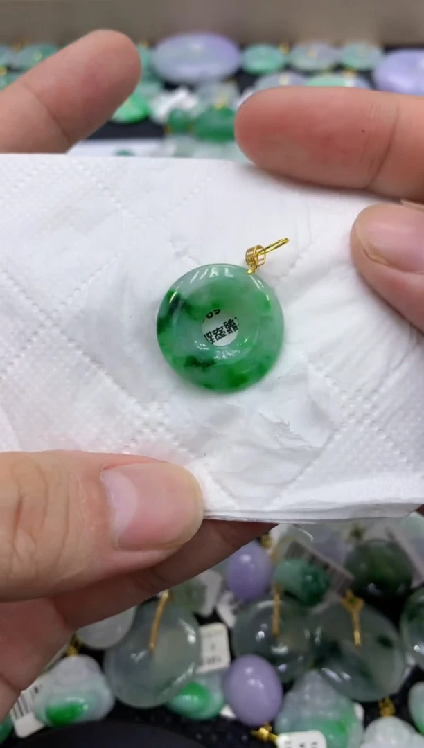 颈饰18K金镶嵌翡翠天然缅甸翡翠A货