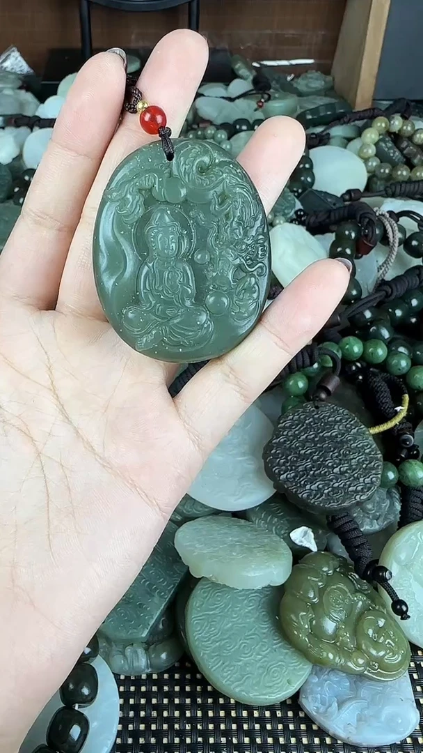 颈饰未镶嵌和田玉1