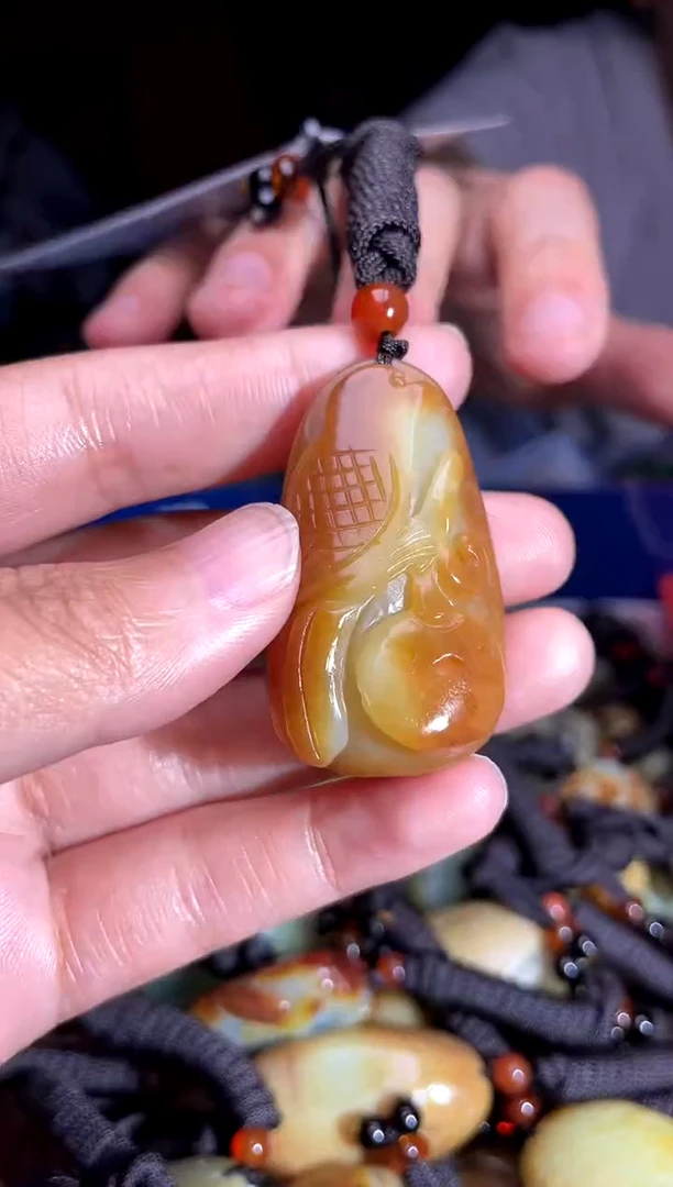 和田玉未镶嵌挂件1