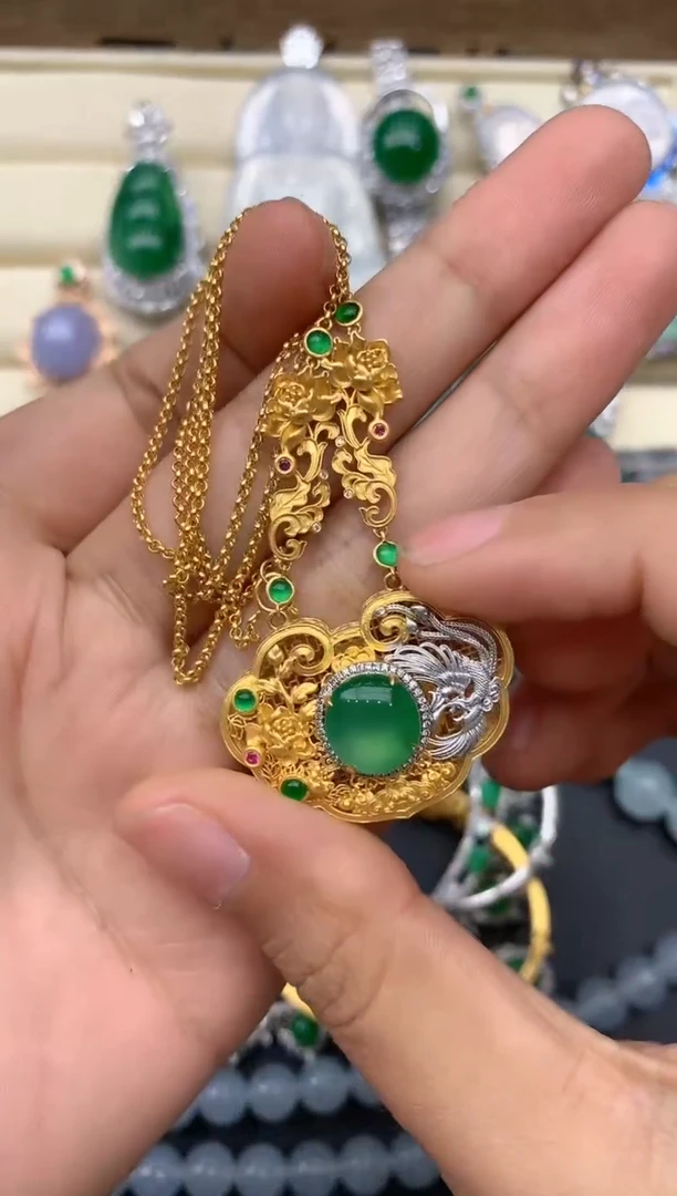 【闪购商品】翡翠颈饰18K金镶嵌360-中国好珍宝