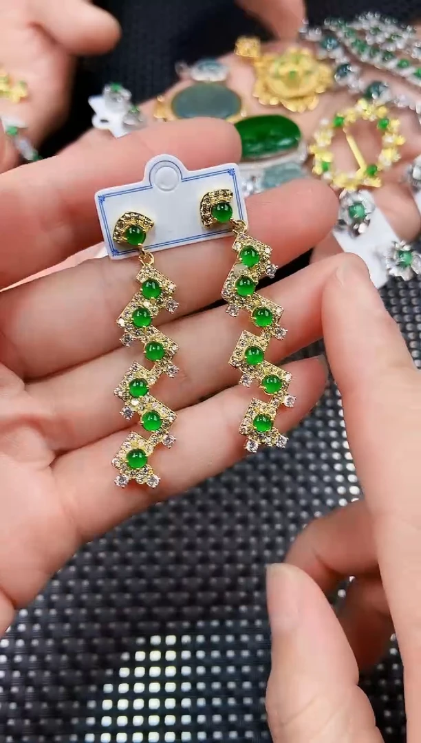 【闪购商品】翡翠耳饰未镶嵌11111111