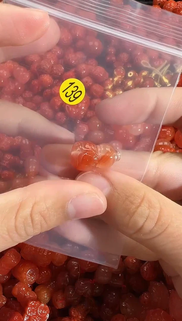 颈饰未镶嵌南红玛瑙1