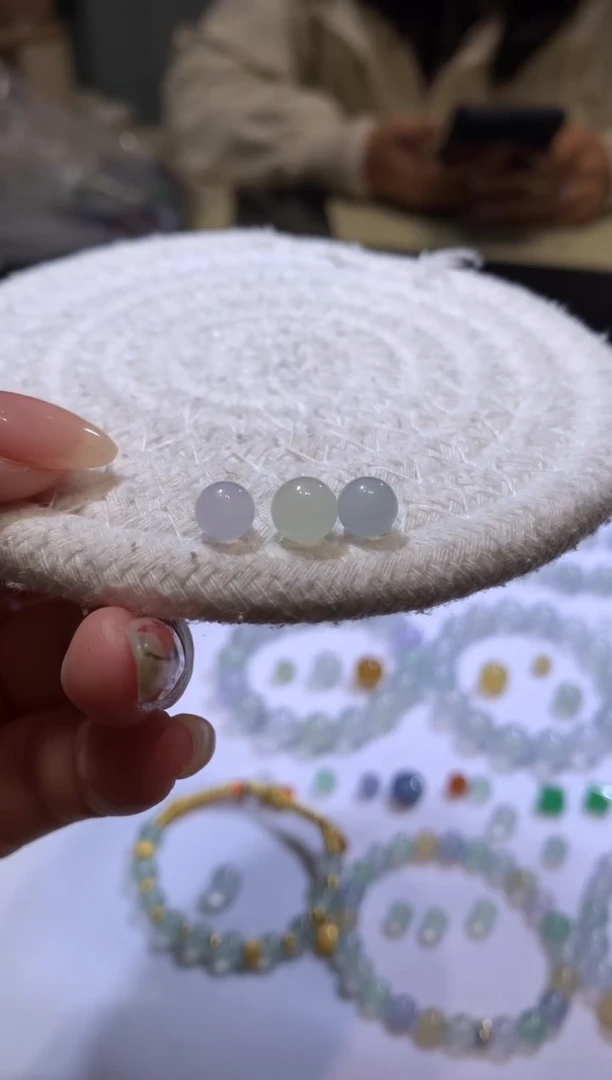 【闪购商品】定制翡翠未镶嵌6.3-7.1*三颗珠子220+22