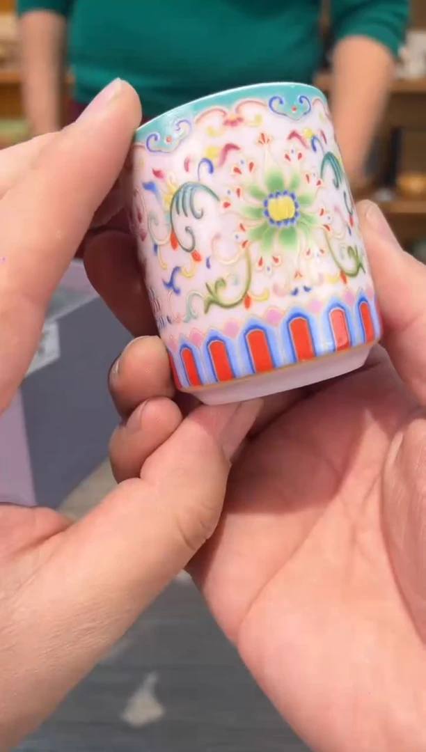 【闪购商品】粉色缠枝莲扳指杯