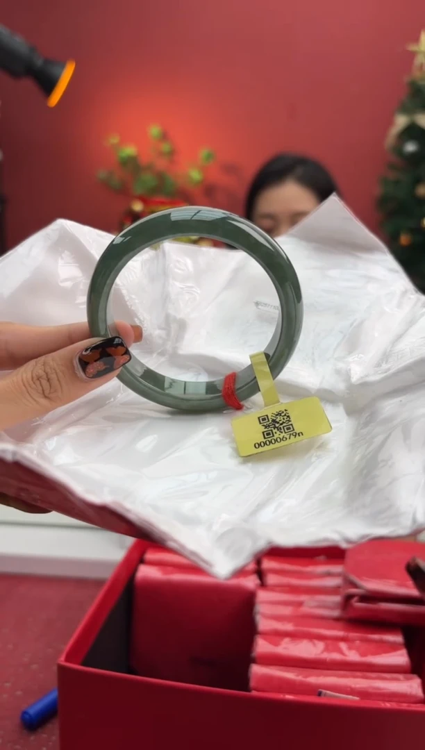 未镶嵌手镯翡翠翡翠手镯4