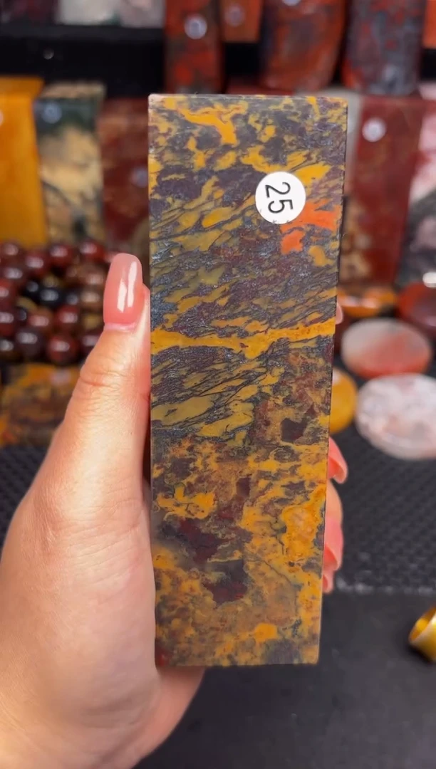 玉 桂林鸡血玉印章摆件25