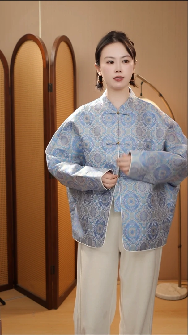 新款蓝宝相外套