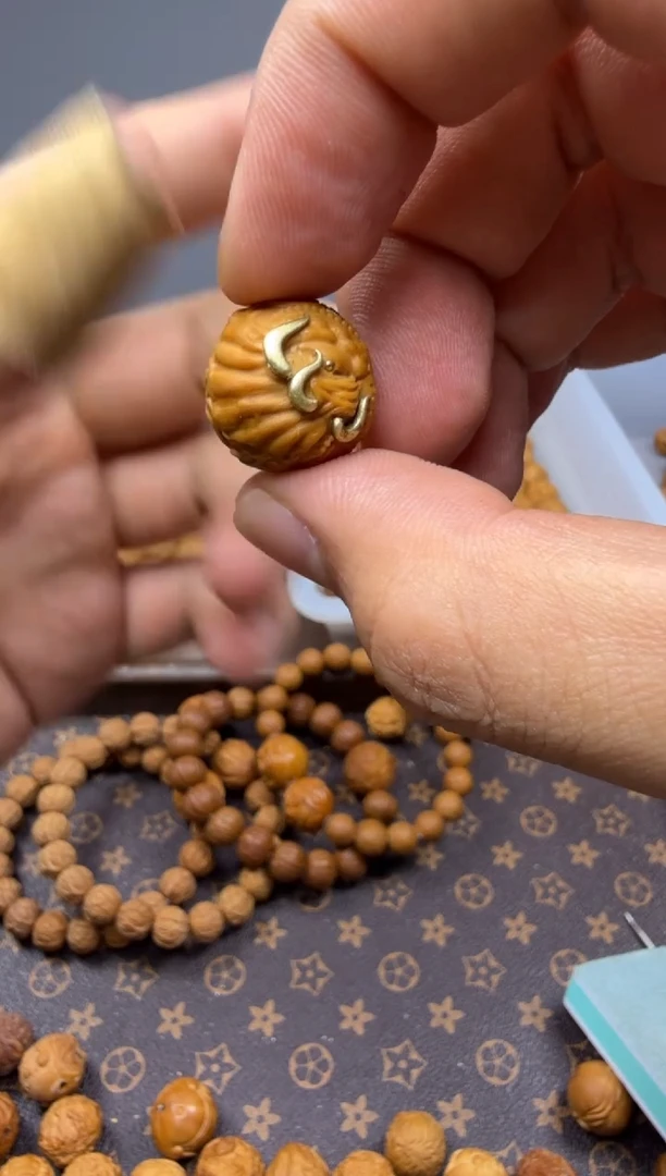 吊坠猴头核桃老款 象神 重工 红色
