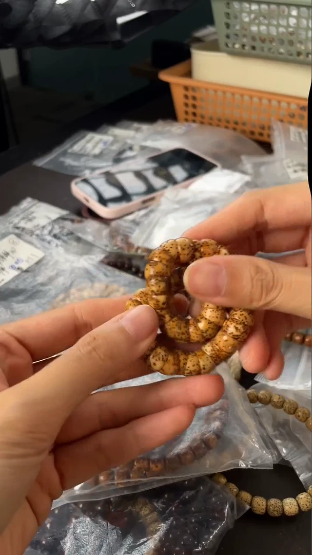 星月菩提手串精工级陈籽（深）大肠10*7手持