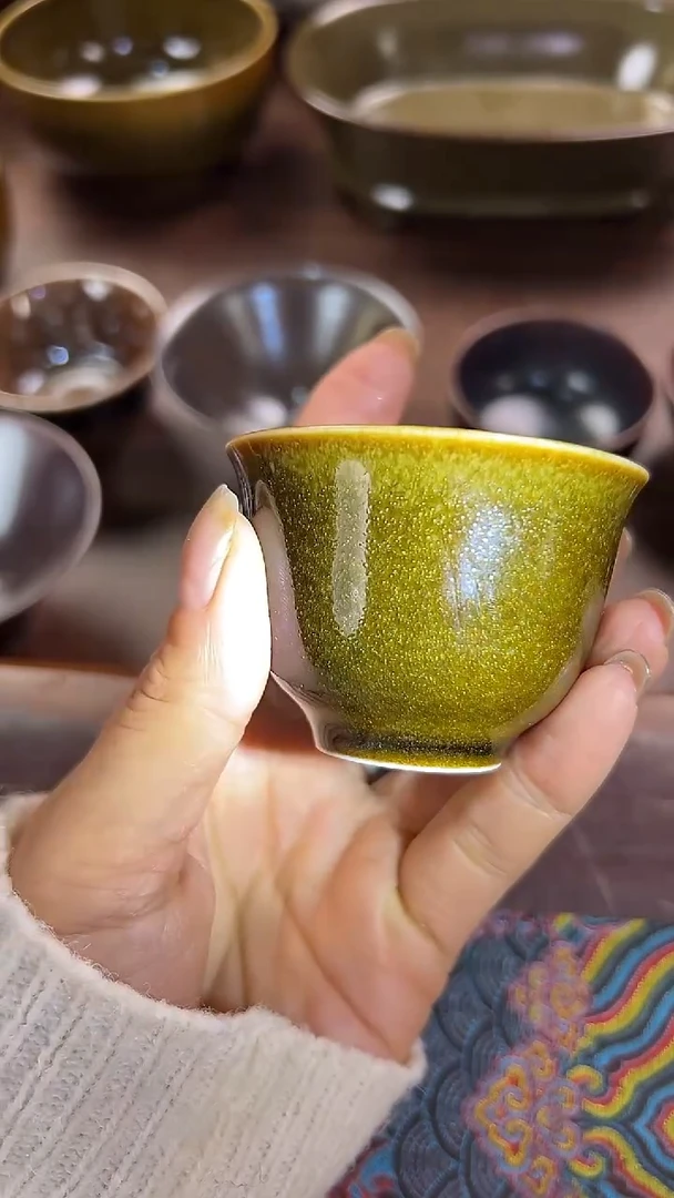 享**生鳝鱼黄色小酒杯原矿油