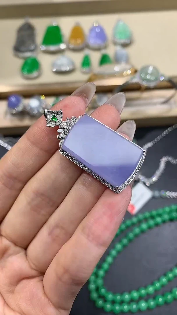 【闪购商品】翡翠吊坠(不含链)18K金镶嵌10团购