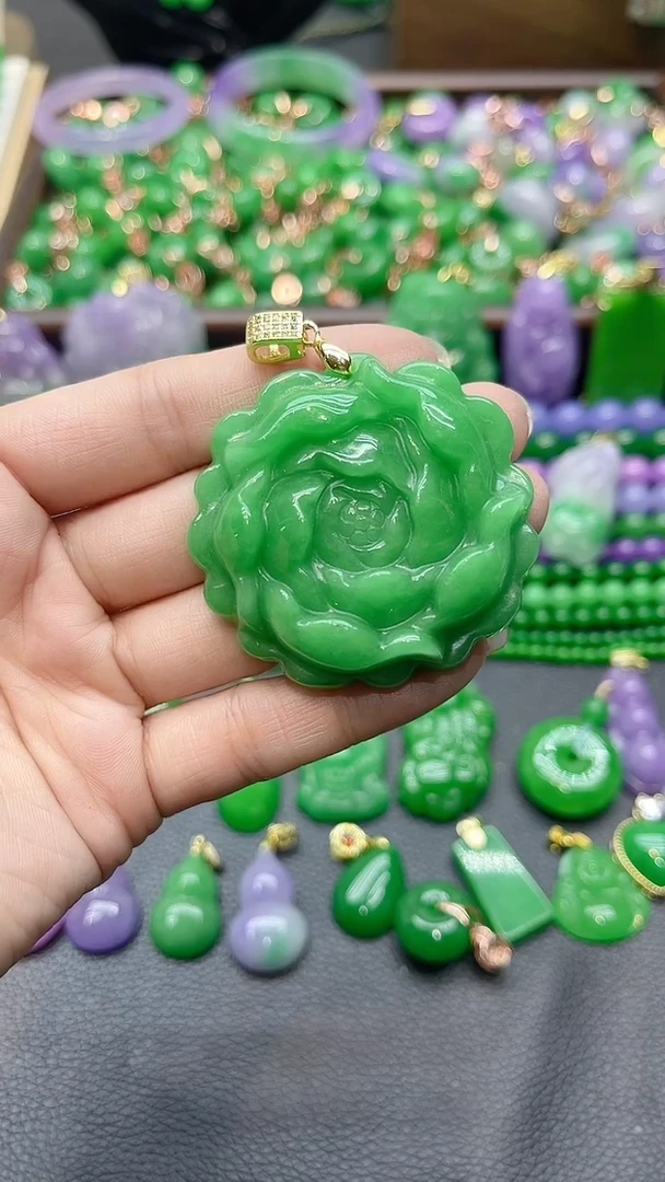 吊坠(赠链)14K金镶嵌翡翠满绿大牡丹