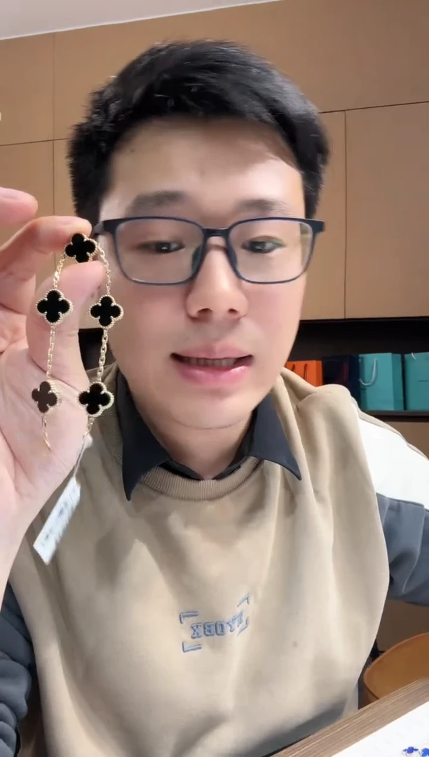 【闪购商品】玛瑙/玉髓手链18K金镶嵌黑色k黄，五花手链GHJ