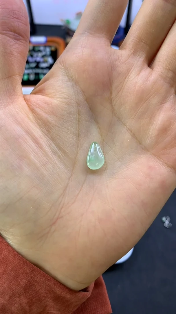 颈饰未镶嵌翡翠甜*?小滴溜