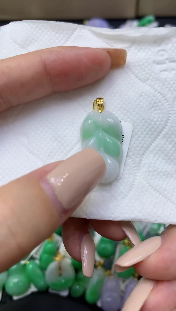 颈饰未镶嵌翡翠天然缅甸翡翠A货