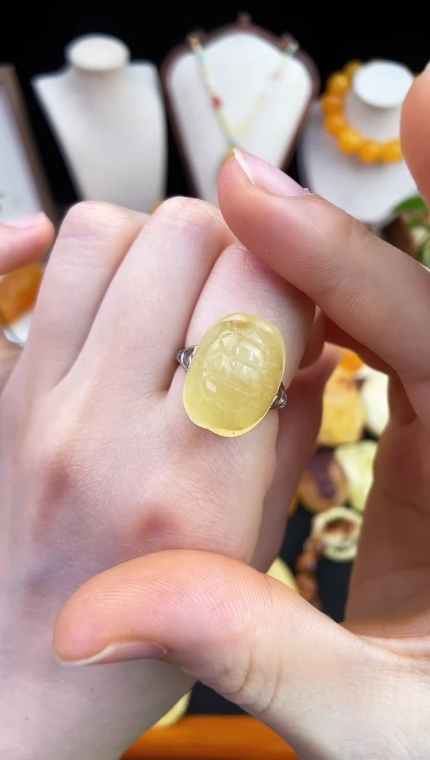 琥珀未镶嵌珠宝奇石柒月