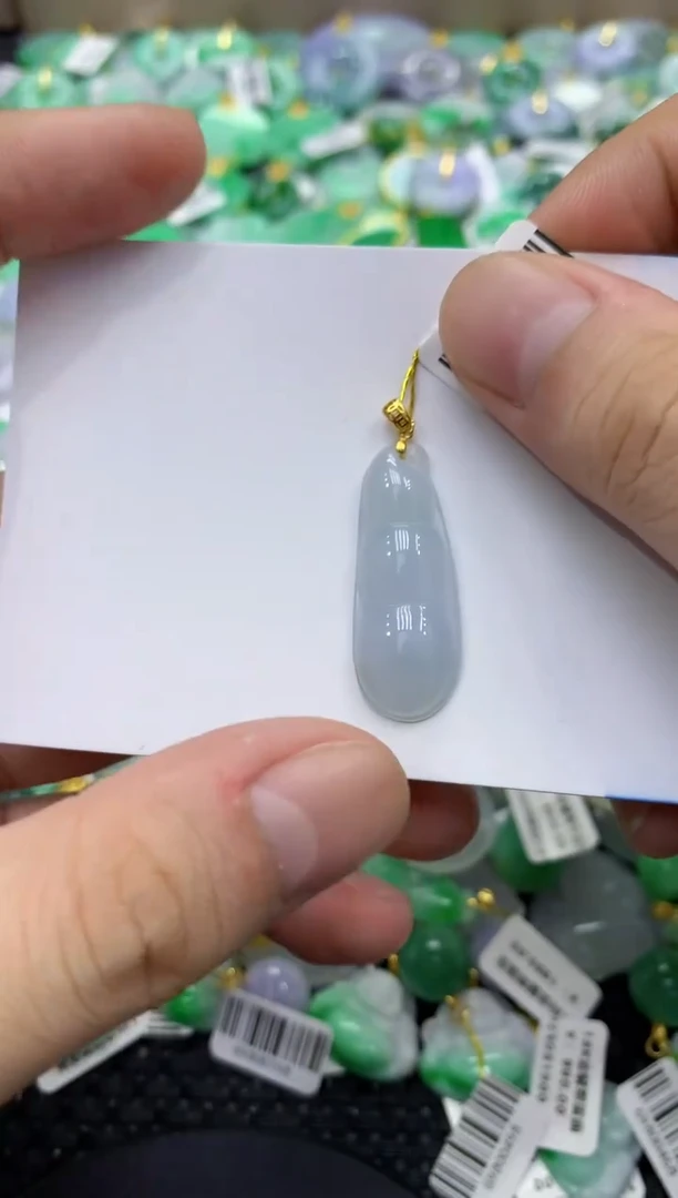 颈饰18K金镶嵌翡翠天然缅甸翡翠A货