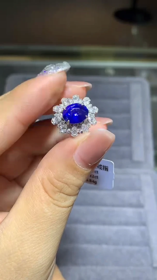戒指蓝宝石18K金镶嵌3.07CT
