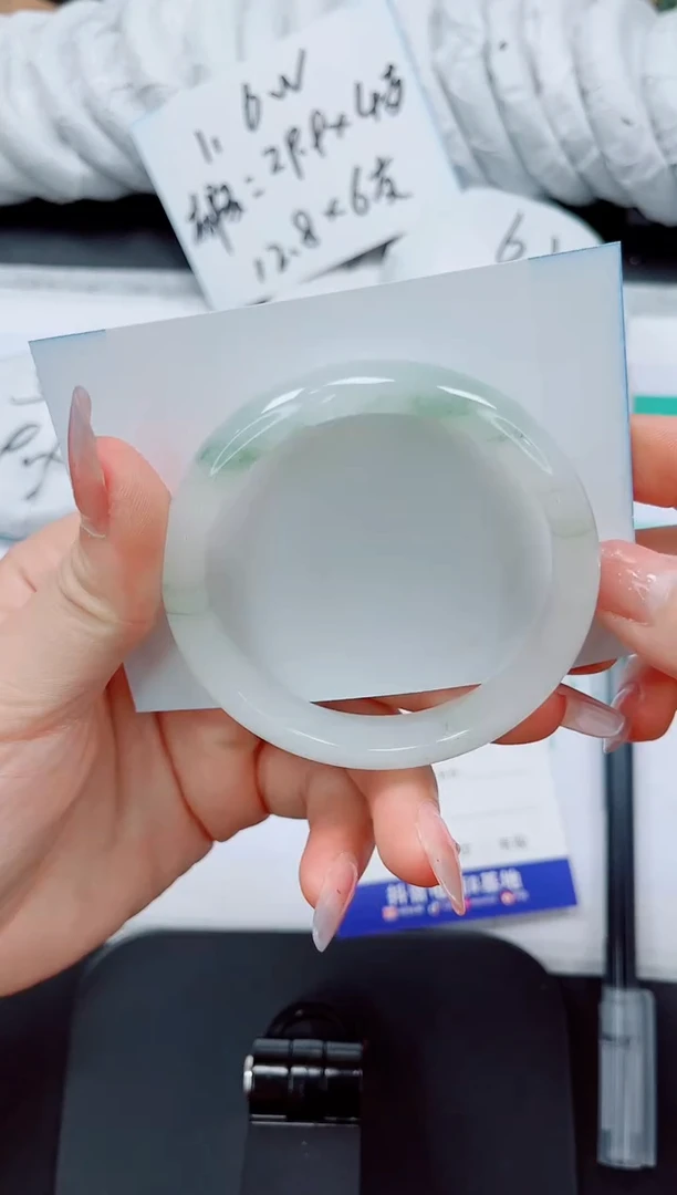 石英质玉手镯未镶嵌116/56.7