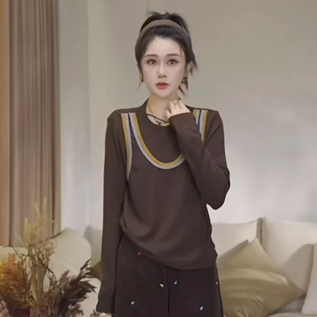 JW/静稳2025新品时尚休闲女款减龄设计师款假两件创意T恤5552062