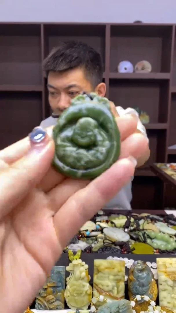 未镶嵌岫玉挂件