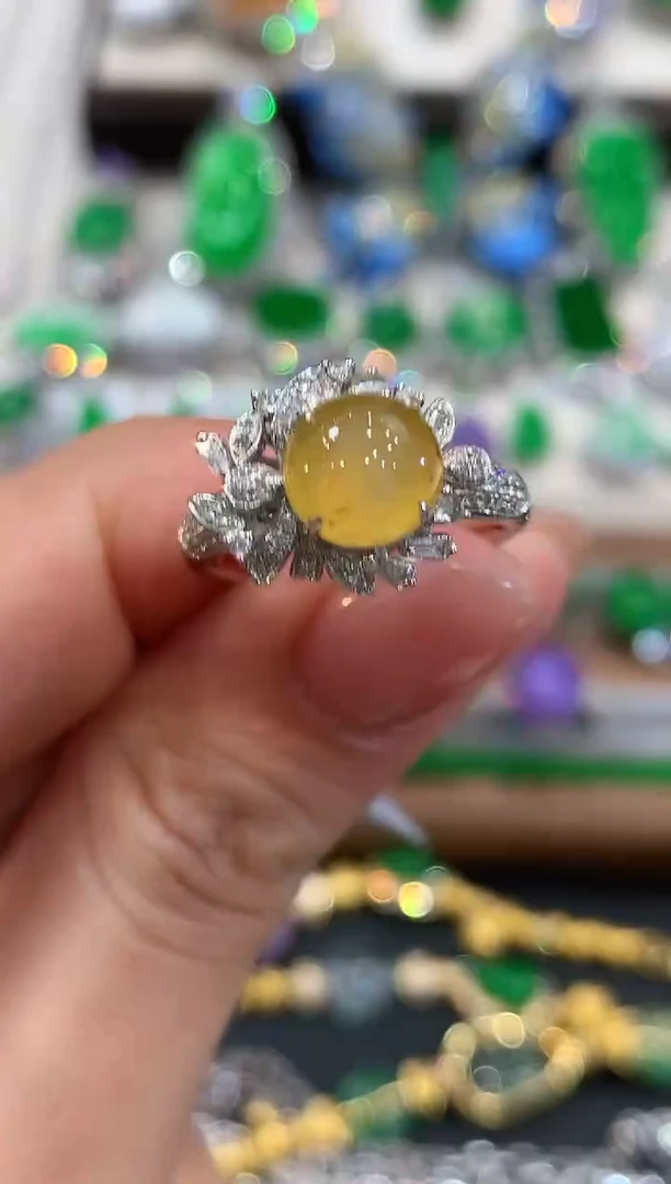 18K金镶嵌戒指翡翠q42