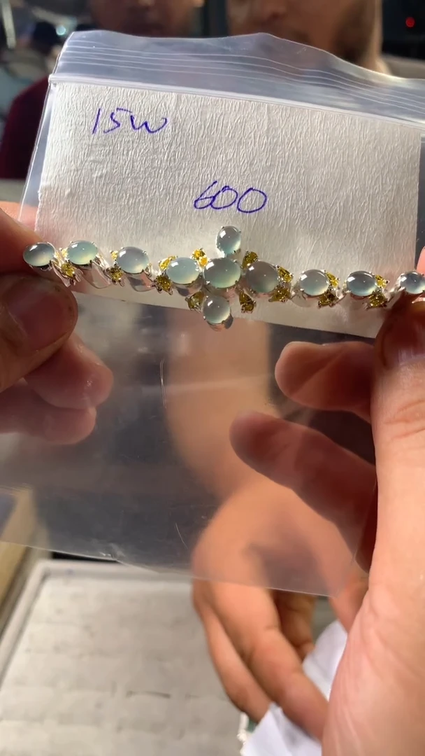 定制翡翠未镶嵌天然缅甸翡翠A货