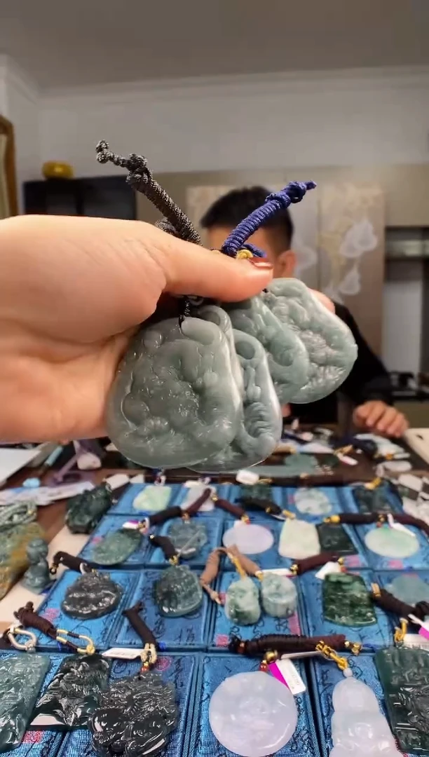 颈饰未镶嵌翡翠多样性发其一